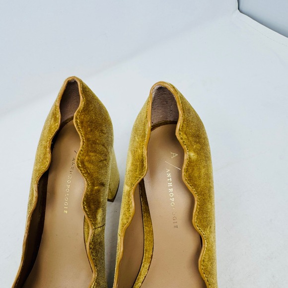 Anthropologie Scalloped Velvet Block Heels Mustard Yellow Pointed Toe Pumps 8M - Picture 3 of 10